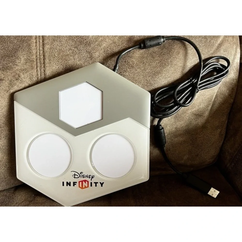 Disney Infinity lot (1.0 2.0 3.0) Portal, 4 Fugues, 10 Power Discs & Case‎